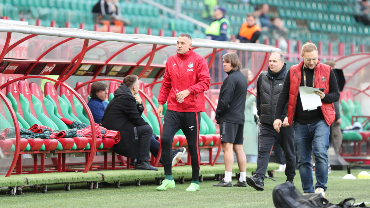 «Дзюба был не в форме, поэтому «Локомотиву» пришлось перестраиваться на игру без центрального нападающего» — Сенников