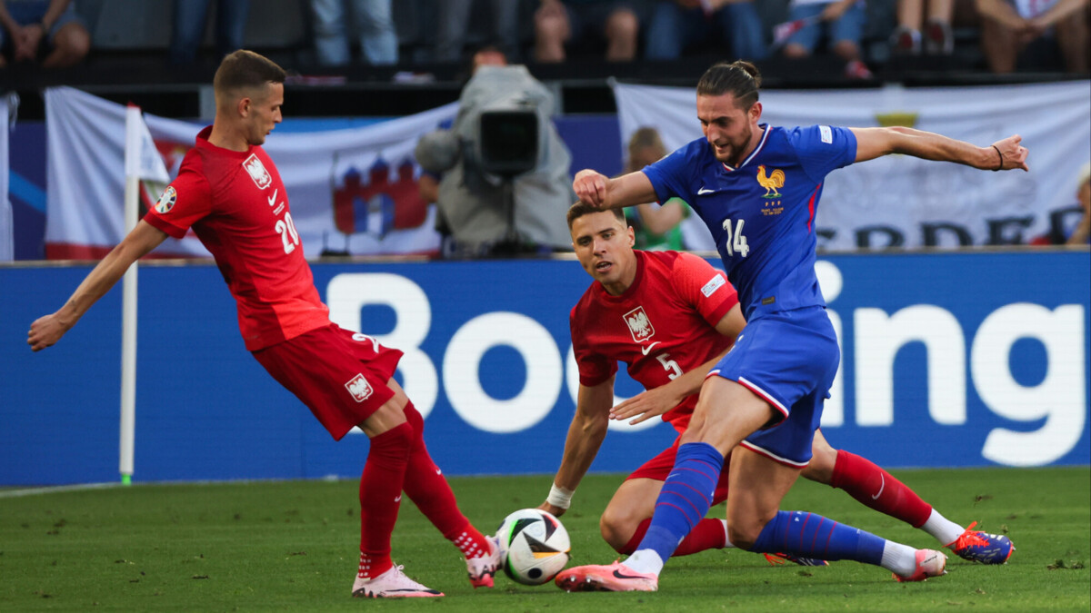 Сборные Франции и Польши не открыли счет в первом тайме матча ЕВРО‑2024