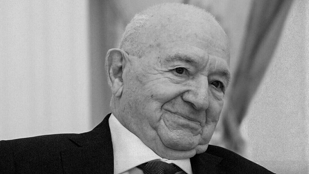 Федерация футбола Армении назвала Никиту Симоняна гордостью нации