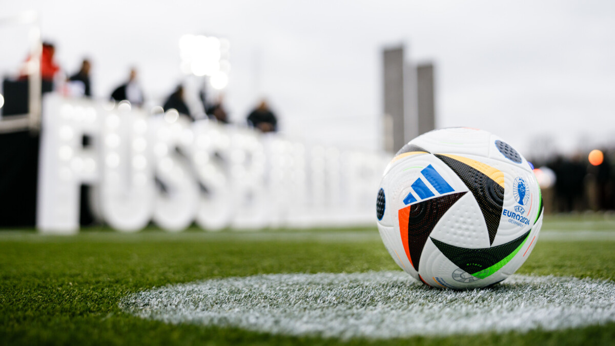 УЕФА представил официальный мяч чемпионата Европы‑2024 по футболу