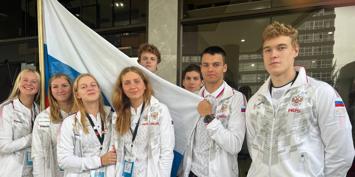 Российские пловцы приняли участие в церемонии открытия Игр БРИКС в ЮАР