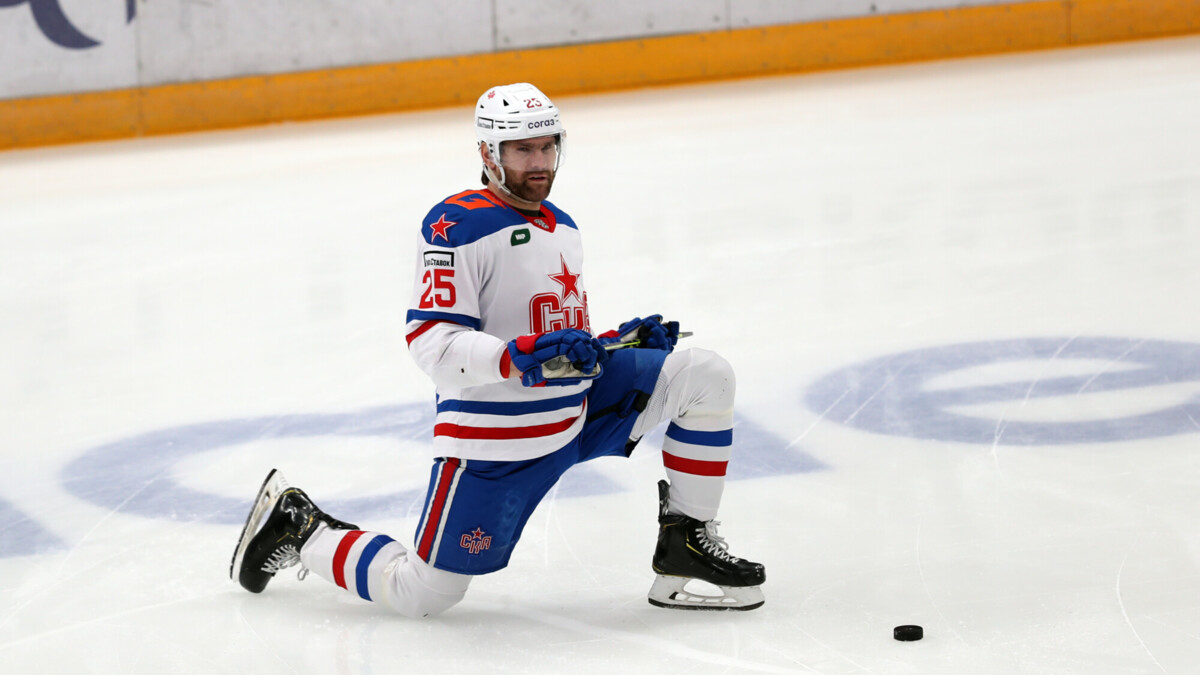 Хоккеист СКА Дедунов: «Сейчас все команды играют строго, от ножа»