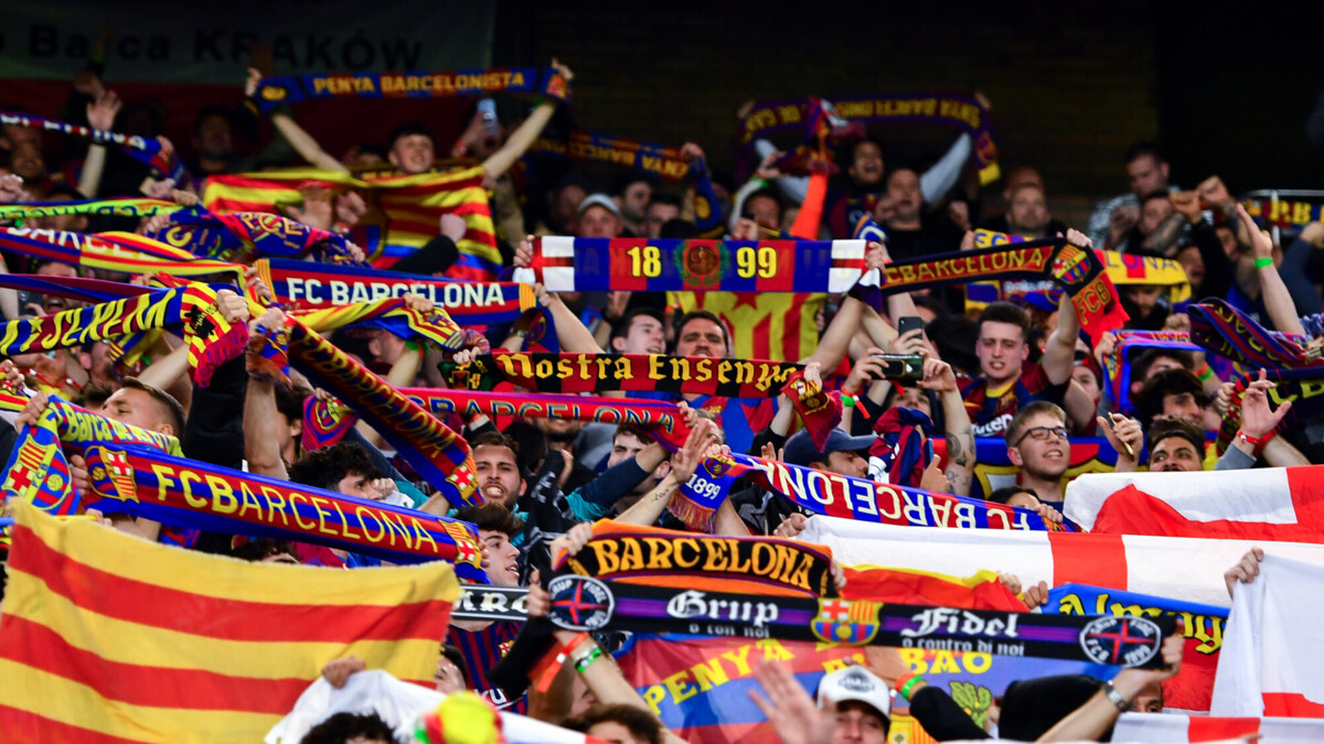 УЕФА оштрафовал «Барселону» за поведение болельщиков в матче Лиги чемпионов с «ПСЖ»