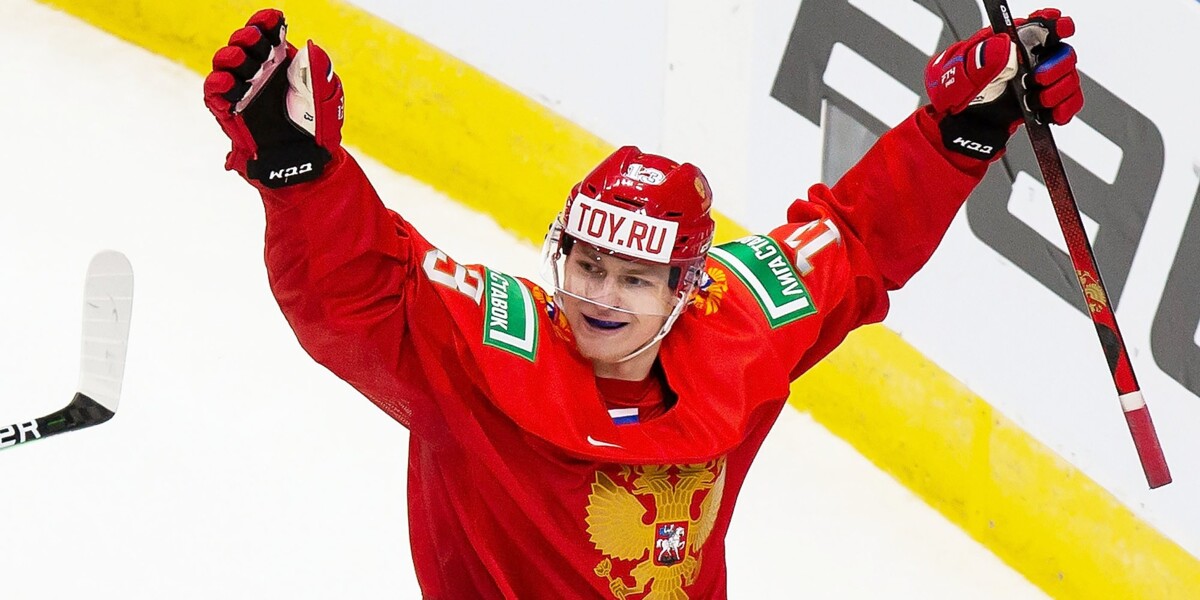 Василий Пономарёв забил гол и отдал голевую передачу в дебютном матче в НХЛ
