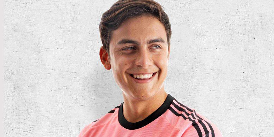 «Ювентус» показал розовый комплект формы на сезон