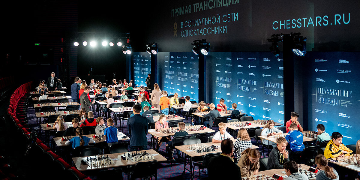 Итоги первого игрового дня Международного турнира по быстрым шахматам «Шахматные звезды — 2022»
