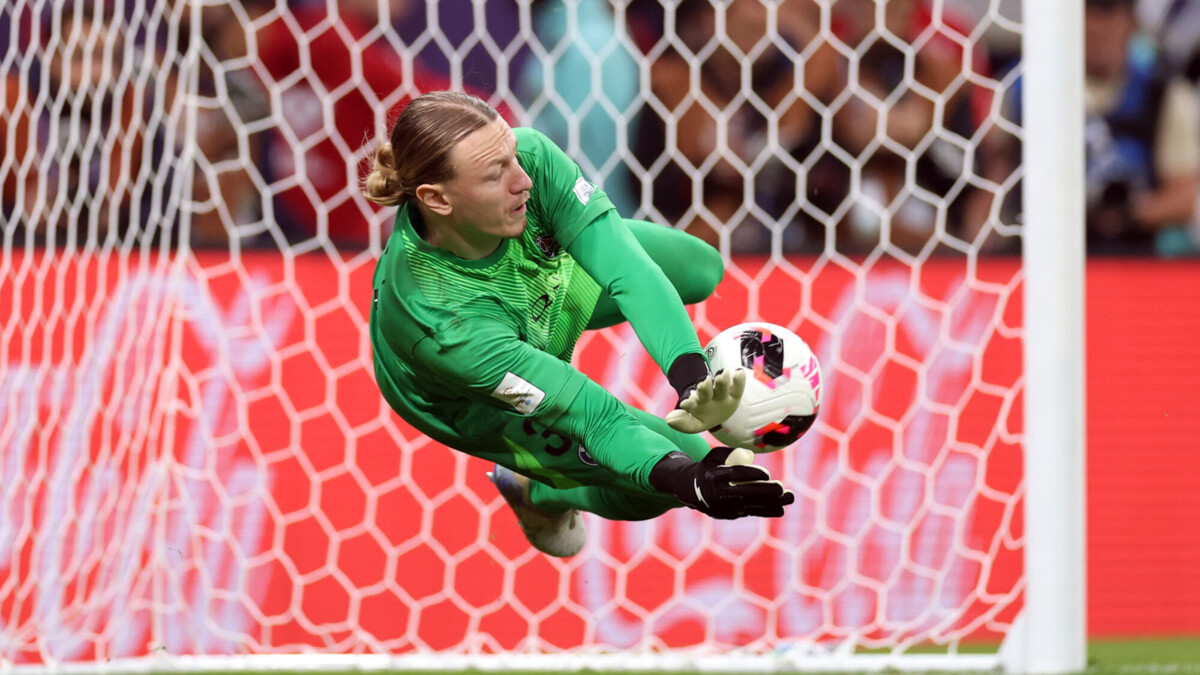 Матвей Сафонов выиграл шестой титул в составе «ПСЖ»