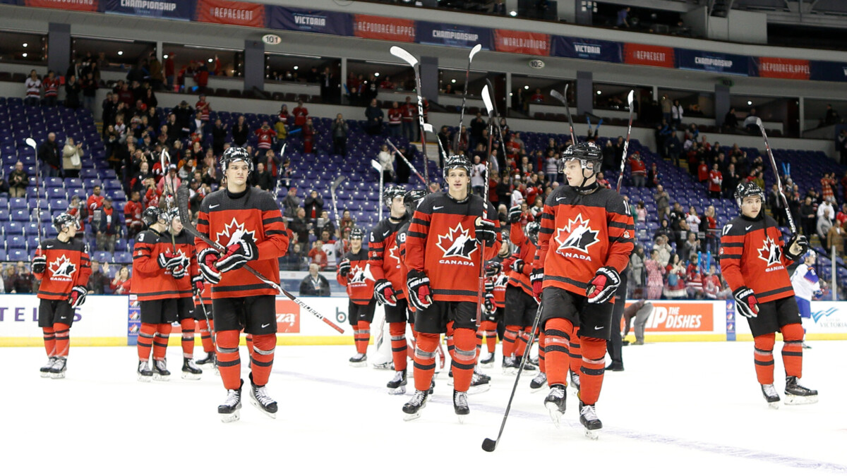 Пятерых экс‑хоккеистов молодежной сборной Канады вызвали в полицию, им предъявят обвинение в групповом насилии — СМИ