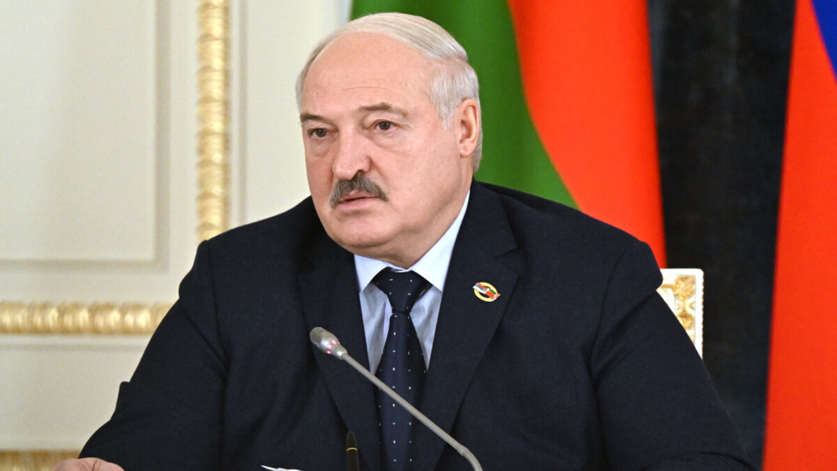 «Получается, мы побеждаем в том числе благодаря Лукашенко». Хоккеист «Авангарда» Шарипзянов о доброй примете омичей