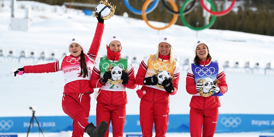 «Тактика была другая, но все очень хотели выиграть медаль». Российские лыжницы поделились эмоциями от олимпийского золота в эстафете