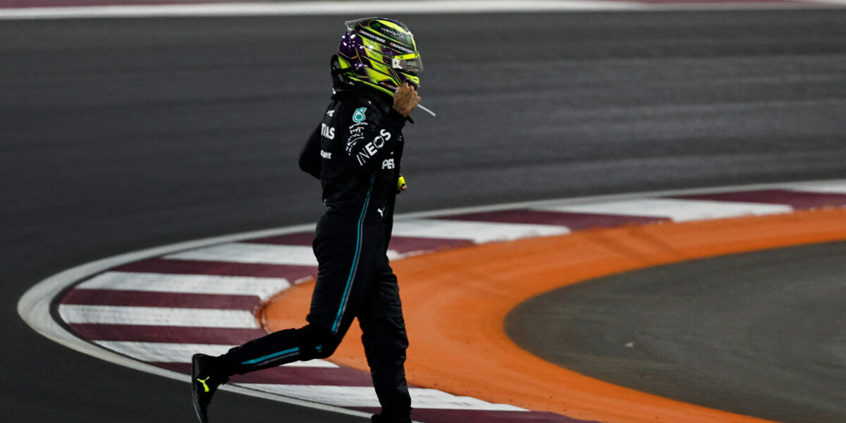 FIA проведет новое расследование инцидента с переходом Хэмилтоном трассы по ходу Гран‑при Катара