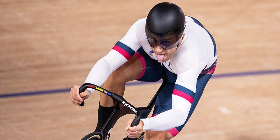 Велогонщик Дмитриев сразится за бронзу Олимпиады