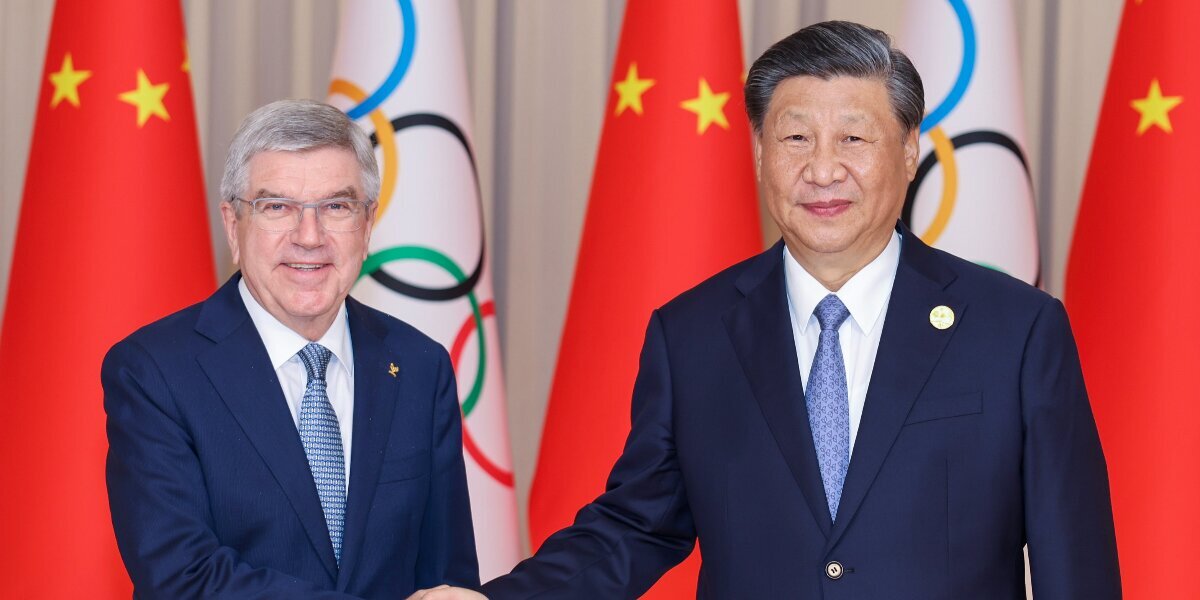 Бах и Си Цзиньпин осудили политизацию спорта на встрече в Китае
