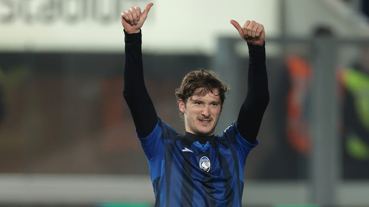 «Миранчук сильнее многих игроков «Аталанты», его высокий уровень отмечают в Италии» — Семин