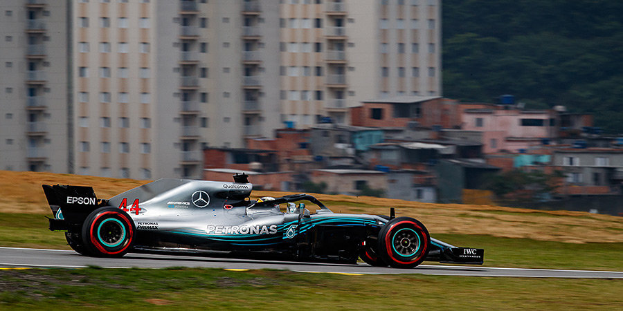 Хэмилтон потеряет пять мест на стартовой решетке Гран-при Бразилии из-за замены двигателя