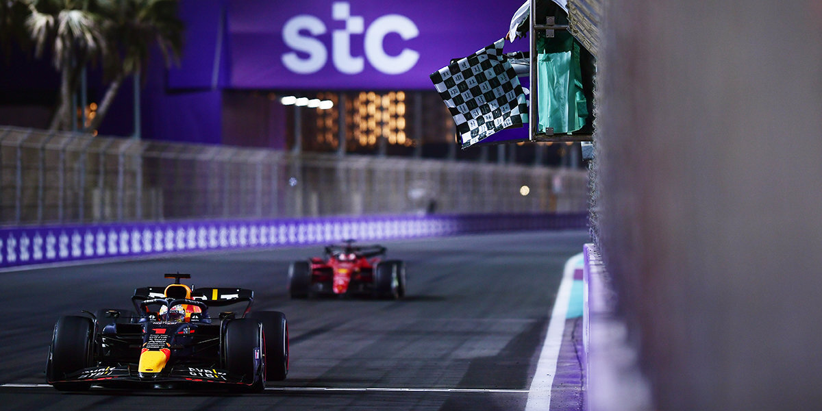 Ферстаппен опередил Леклера в борьбе за победу на Гран-при Саудовской Аравии