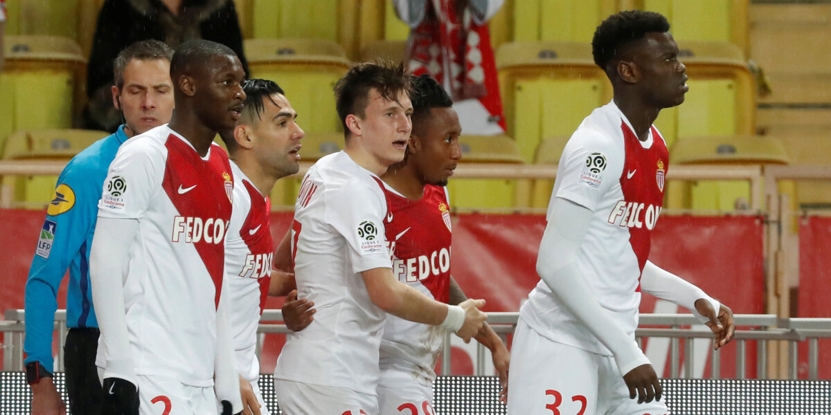 «Монако» получил шестое удаление в 14 играх и уступил «Бордо». Головин сыграл весь матч