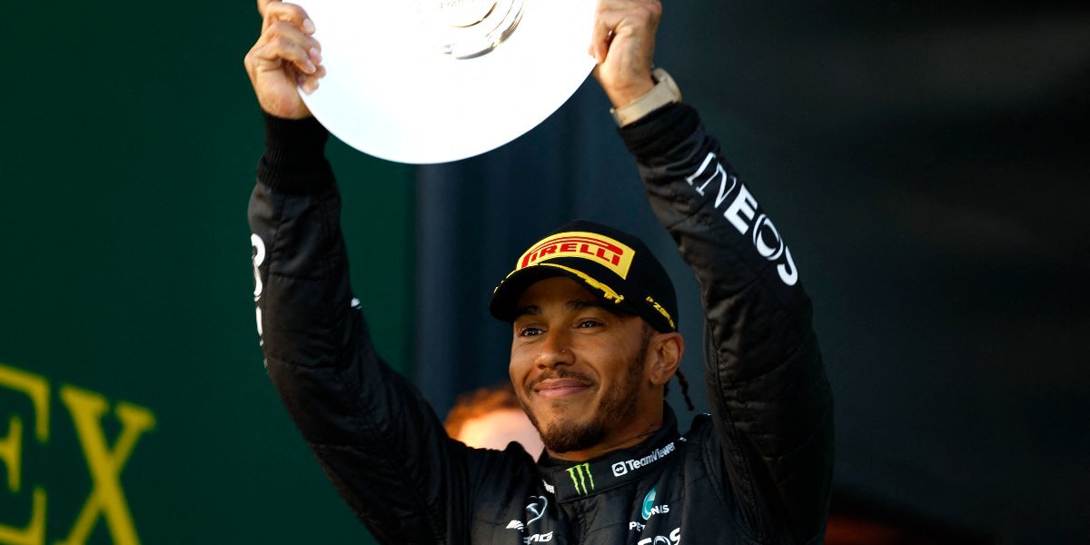 Хэмилтон стал первым гонщиком, поднимавшимся на подиум в 17 сезонах «Формулы-1» подряд