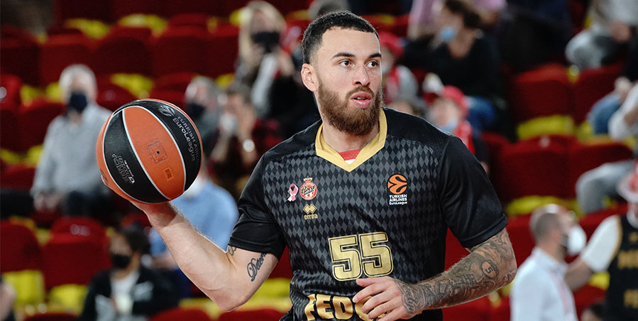 Бывший баскетболист ЦСКА Джеймс стал самым результативным игроком в истории Евролиги