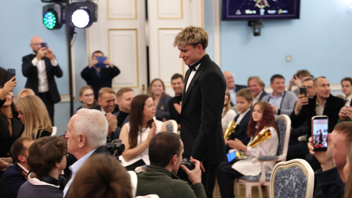 «Это большая честь» — Андрей Мостовой после получения премии «Джентльмен года»