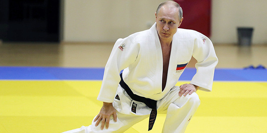 Путин получил черный пояс в дзюдо в подарок