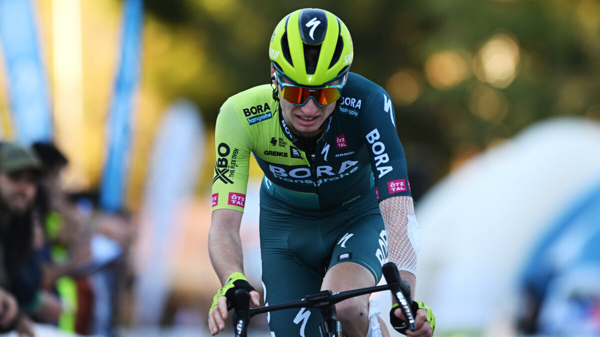 Велогонщик Власов стал вторым в гонке Trofeo Calvia на Мальорке