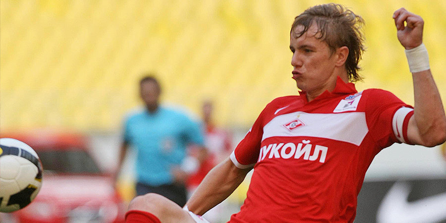 Павлюченко способен помочь «Уфе» в качестве играющего тренера, считает Пономарев