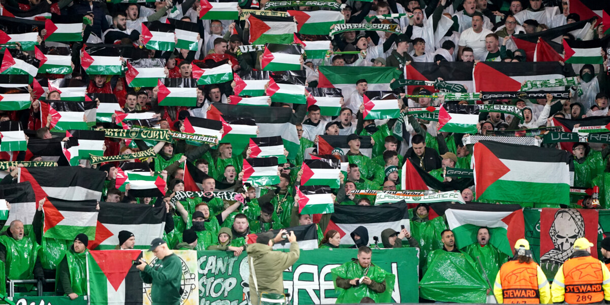 Фанаты «Селтика» развернули флаги Палестины на матче Лиги чемпионов с «Атлетико»