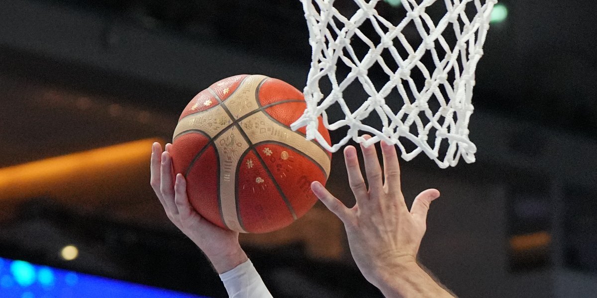 Баскетболисты «Зенита» обыграли МБА и вышли в финал Кубка Кондрашина и Белова
