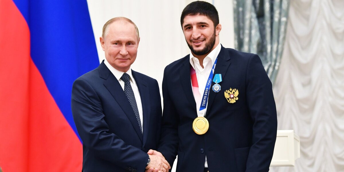 Путин вручил госнаграды золотым медалистам Олимпиады в Токио