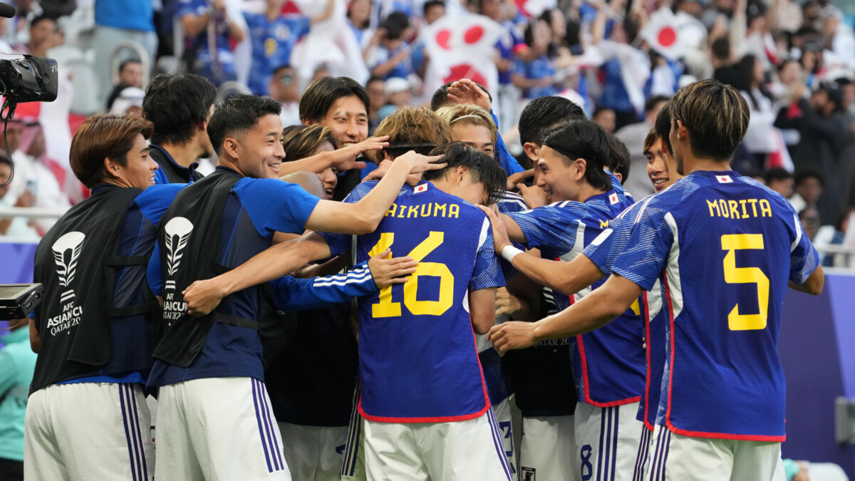 Сборная Японии вышла в четвертьфинал Кубка Азии, обыграв Бахрейн