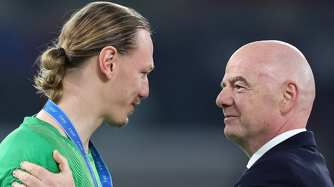 Президент ФИФА Инфантино опубликовал совместное фото с Сафоновым