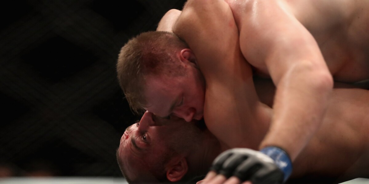 Российский боец задушил соперника, и это может стать «Приемом года» в UFC. Видео есть