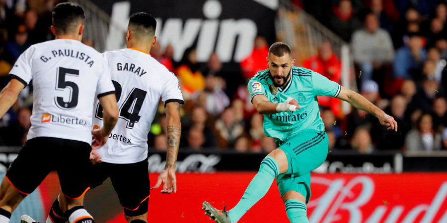 «Реал» на последней минуте спас ничью с «Валенсией» и сравнялся по очкам с «Барсой»
