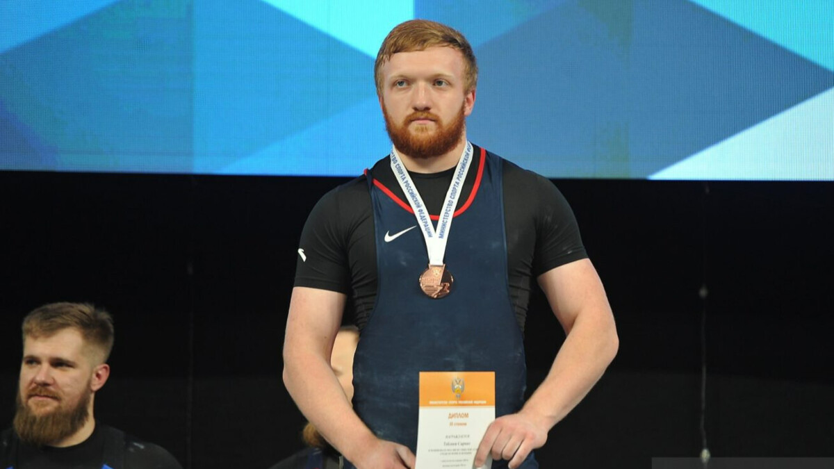 Российский штангист Теблоев завоевал бронзу юниорского чемпионата Европы в Албании