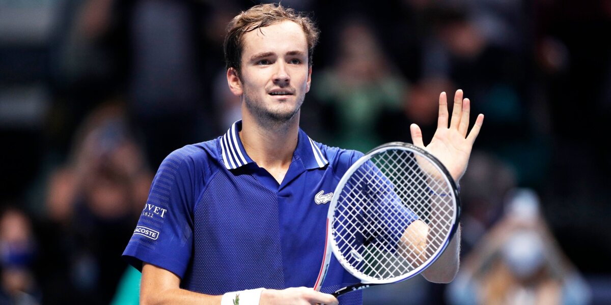 Медведев стал первым полуфиналистом Итогового турнира ATP