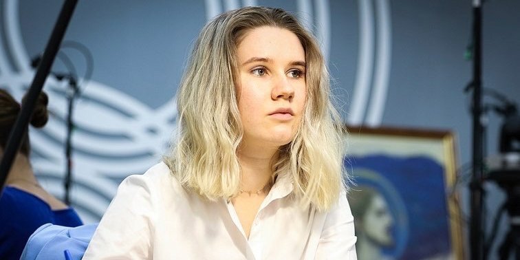 Полина Шувалова уступила Бибисаре Асаубаевой в шестом туре Гран-при FIDE