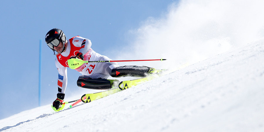 Российский горнолыжник Хорошилов стал десятым по итогам первой попытки в слаломе на Олимпиаде
