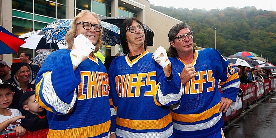 Три хулигана в очках. Братья Хэнсоны – кинозвезды или хоккеисты?