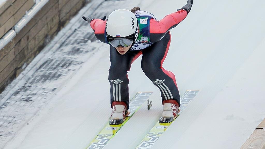 Женская сборная России по прыжкам на лыжах с трамплина стала второй на этапе Кубка мира в Австрии