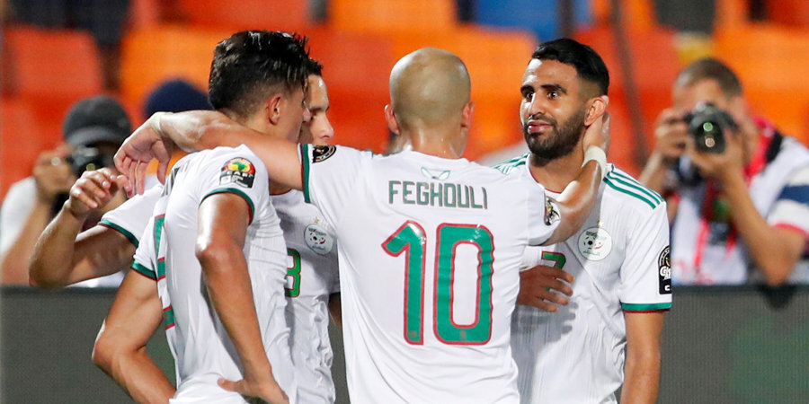 Марез сумасшедшим ударом за 5 секунд до свистка вывел Алжир в финал Кубка Африки. В другом полуфинале было два незабитых пенальти и глупый автогол. Видео