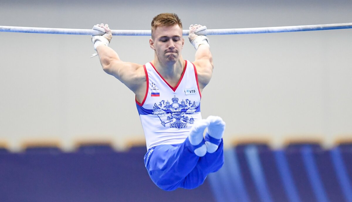Гимнаст Маринов победил в дисциплине «параллельные брусья» на Спартакиаде