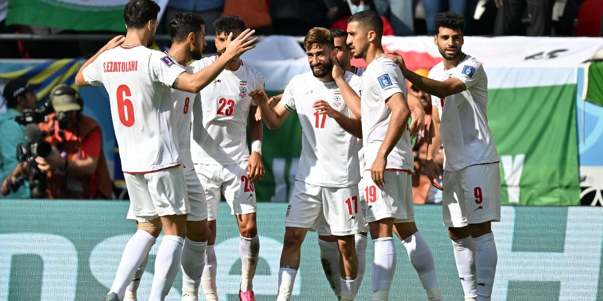 Уэльс — Иран — 0:1. Чешми на 98-й минуте вывел иранцев вперед в матче ЧМ-2022. Видео