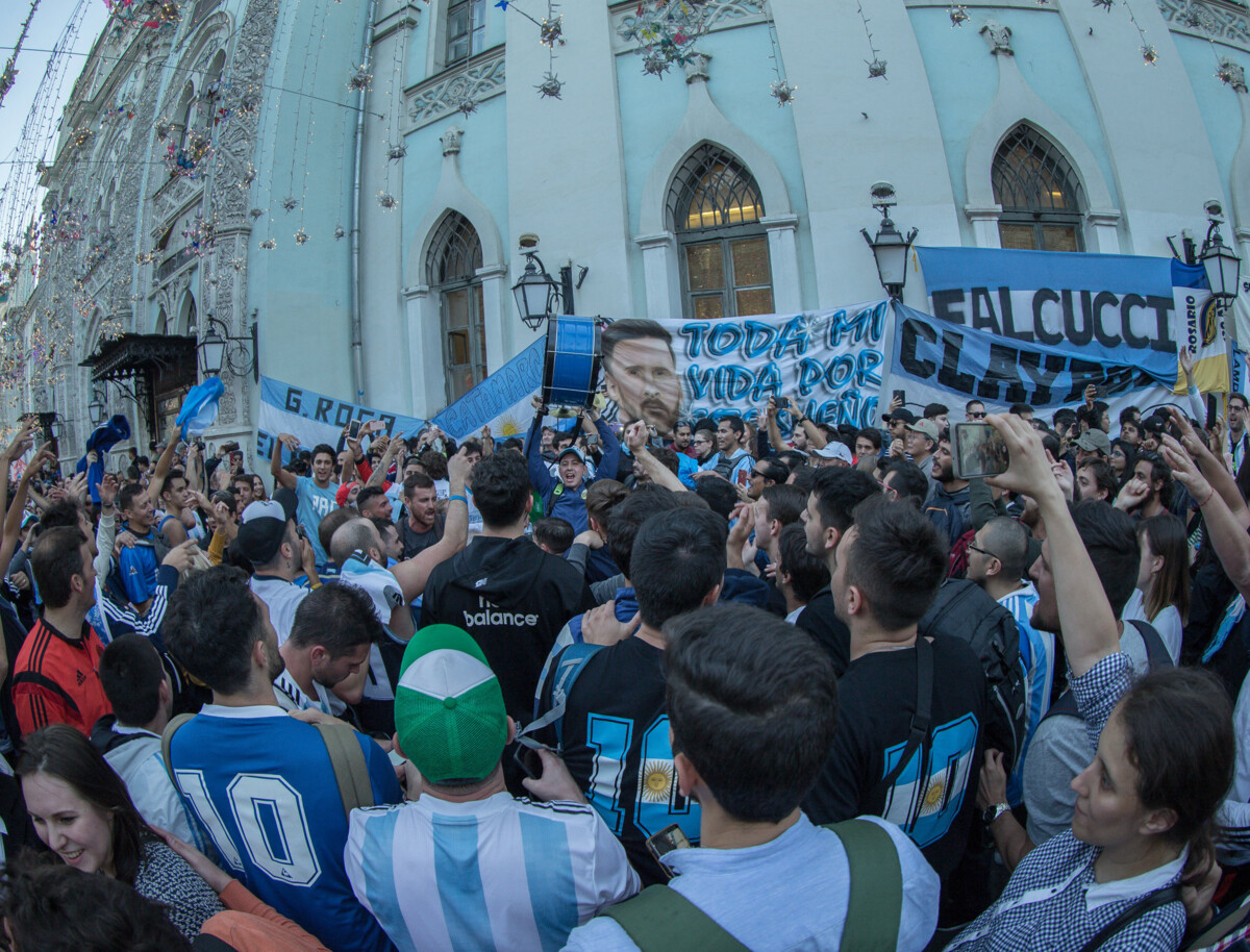Власти Аргентины попросили депортировать из России фанатов, избивших хорватского болельщика