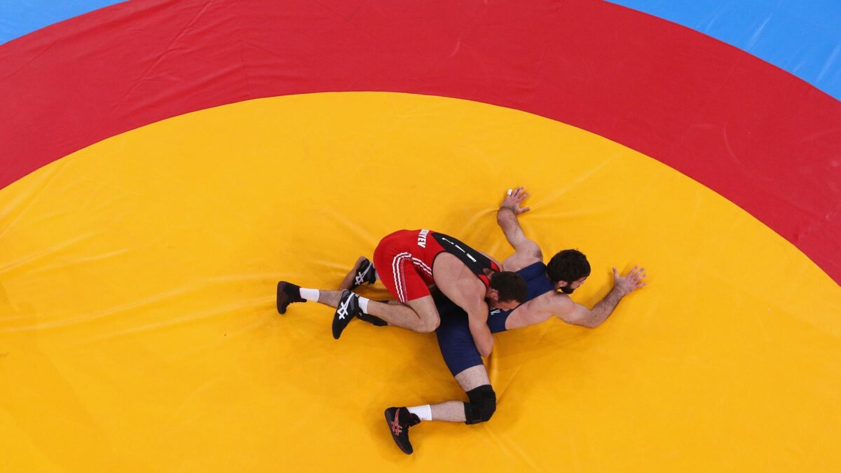 Россиянин Марянян стал чемпионом мира по греко-римской борьбе