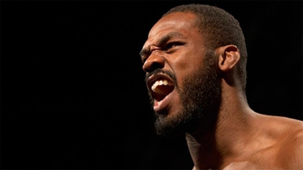 Джонс досрочно победил Кормье и стал новым чемпионом UFC