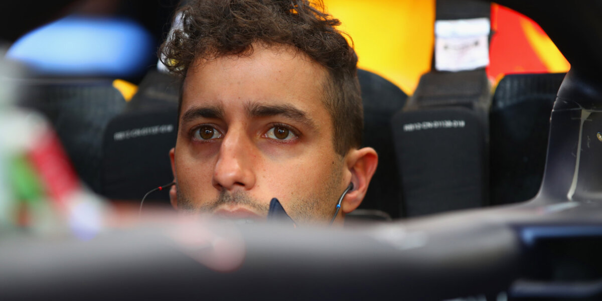 Риккьярдо разбил болид во второй практике Гран-при Штирии, но избежал травм