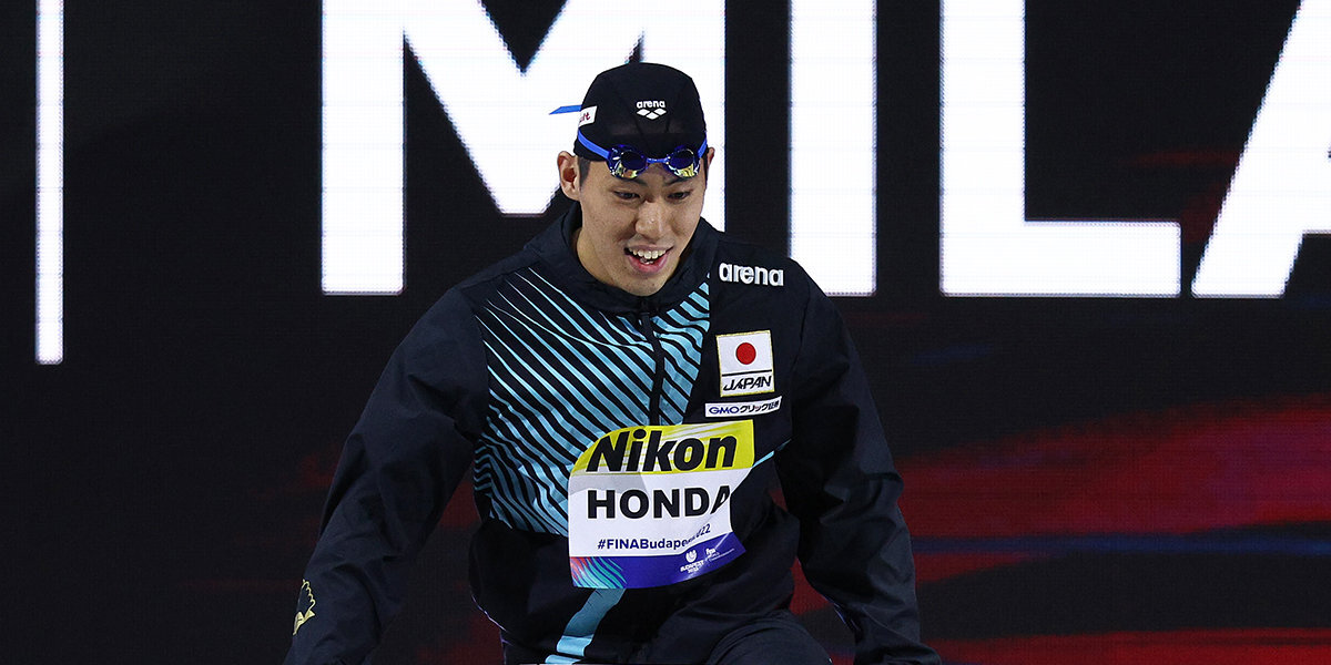 Хонда побил рекорд мира по плаванию на короткой воде на 200 м баттерфляем