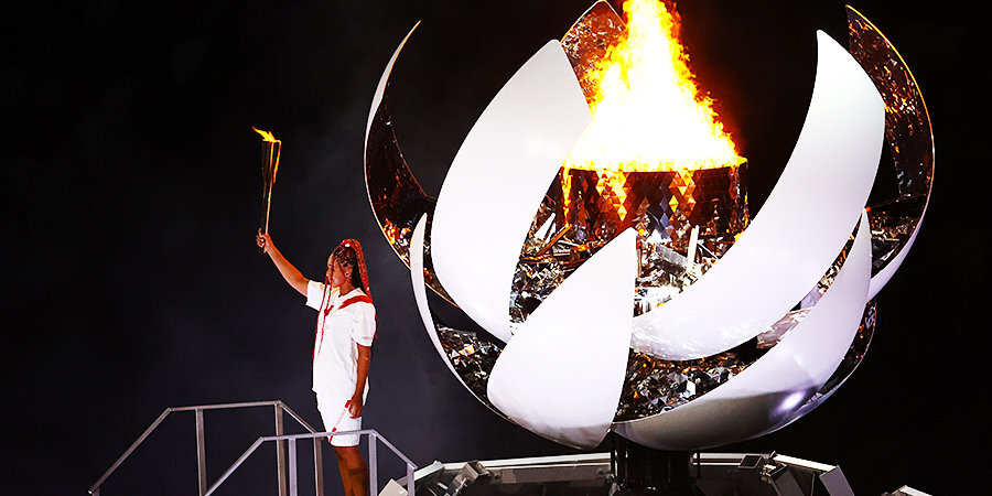 Наоми Осака зажгла олимпийский огонь на церемонии открытия Игр
