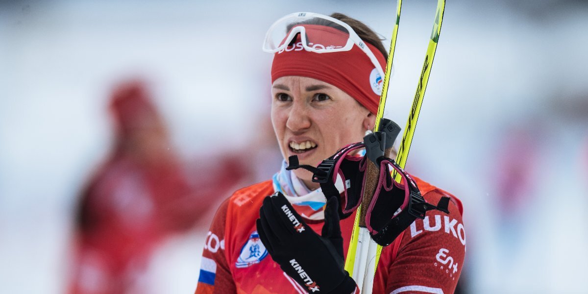Вяльбе рассказала, что лыжнице Истоминой приходится терпеть боль в каждой гонке из-за проблем со здоровьем